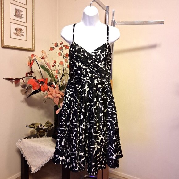 NWT Simon Chang Women’s Spaghetti Strap Stretchy Pleated Lined Midi Dress Size 8 - Picture 5 of 13